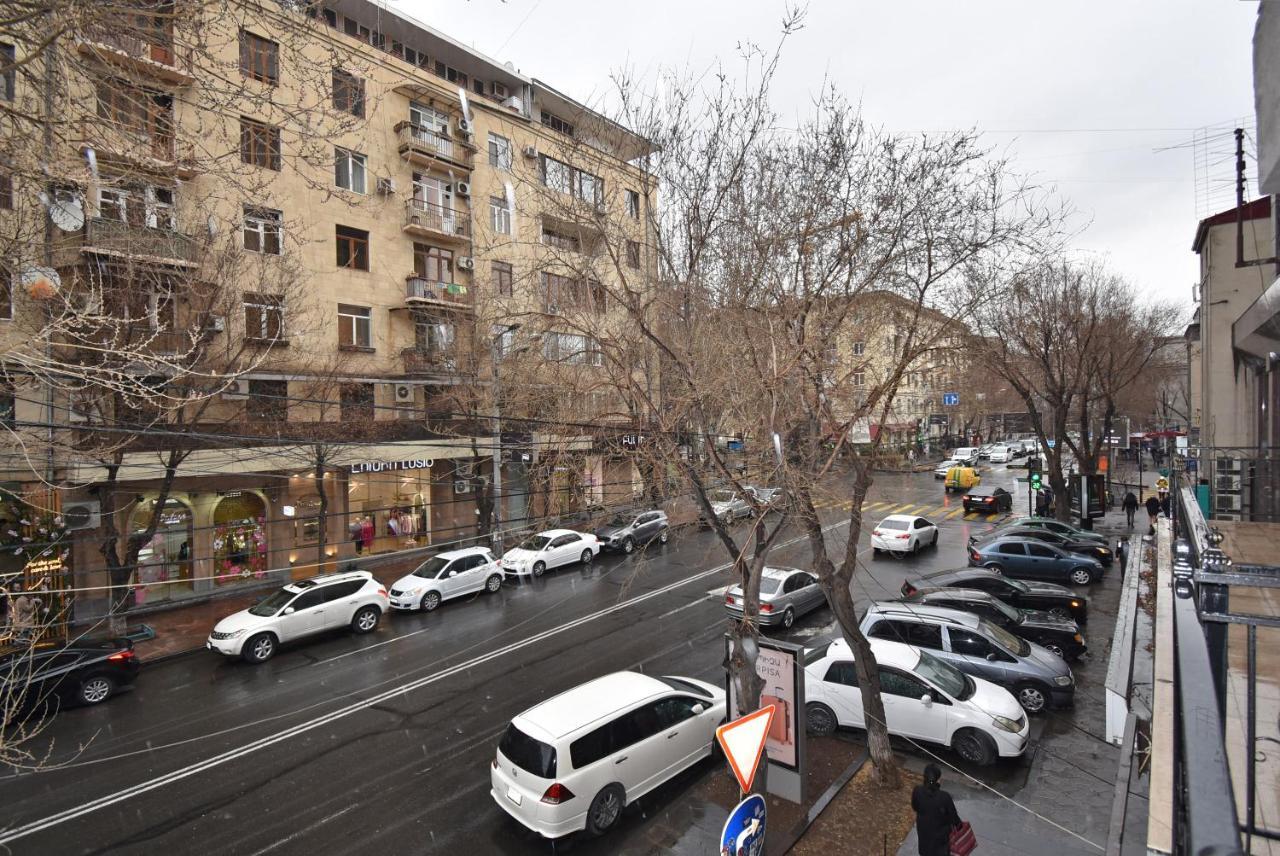 19Tumanyan Excellent Apartment In The Centre Of Capital Erevan Esterno foto