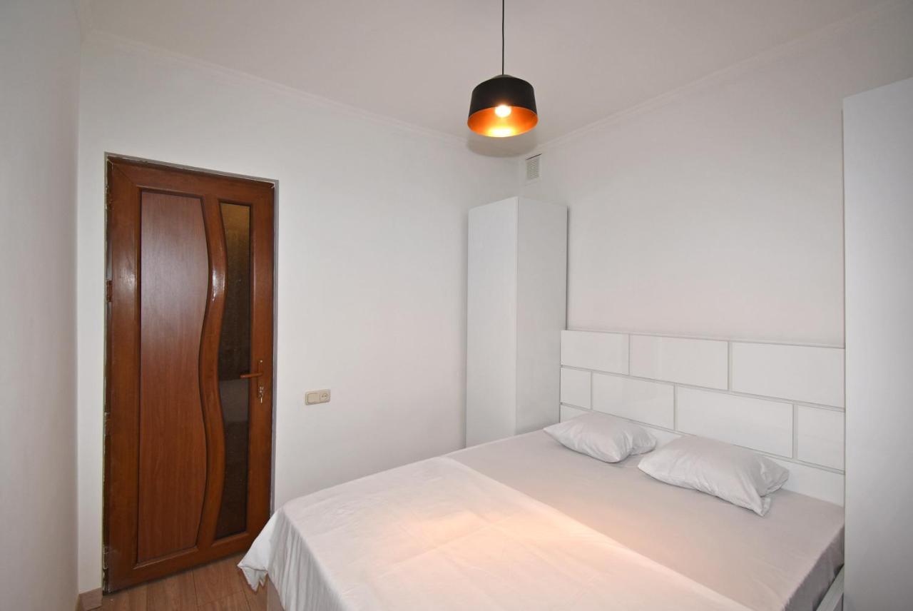 19Tumanyan Excellent Apartment In The Centre Of Capital Erevan Esterno foto