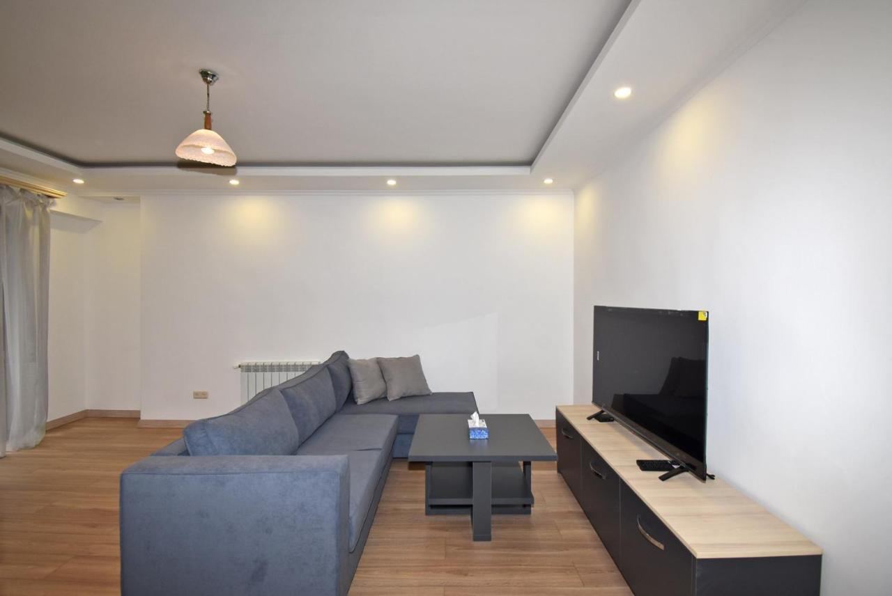 19Tumanyan Excellent Apartment In The Centre Of Capital Erevan Esterno foto