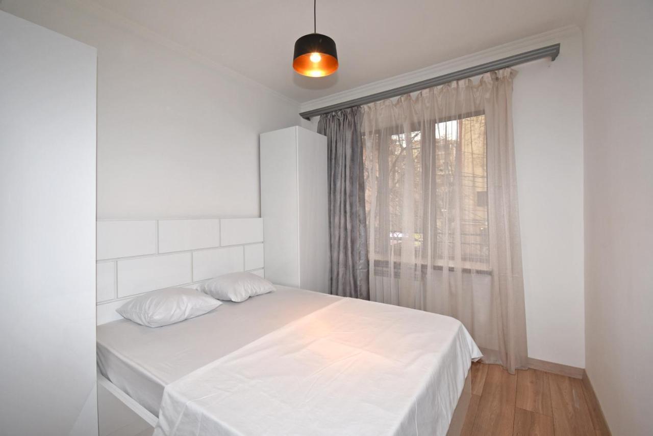 19Tumanyan Excellent Apartment In The Centre Of Capital Erevan Esterno foto