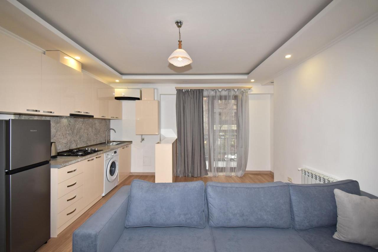 19Tumanyan Excellent Apartment In The Centre Of Capital Erevan Esterno foto