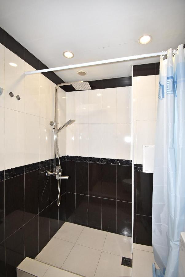 19Tumanyan Excellent Apartment In The Centre Of Capital Erevan Esterno foto